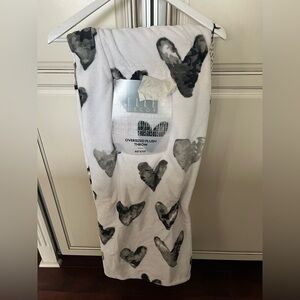 Elle Decor Plush Throw with Heart Design Valentines